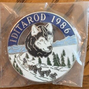 1986 Iditarod Husky Pin Alaska Vintage Pinback
